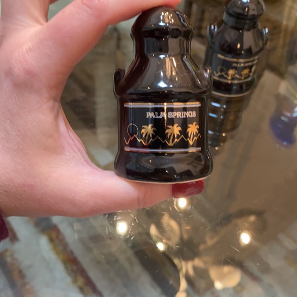 Vintage palm spring sleek black salt pepper shakers - Picture 2 of 8